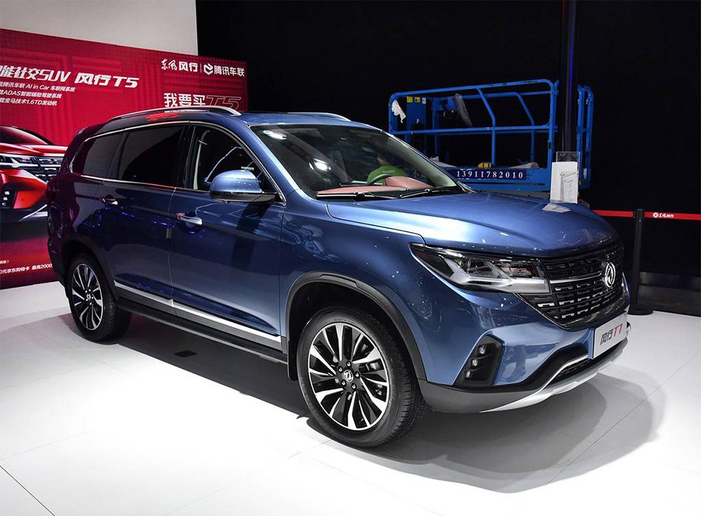 фото Dongfeng T7 2018-2019 вид спереди