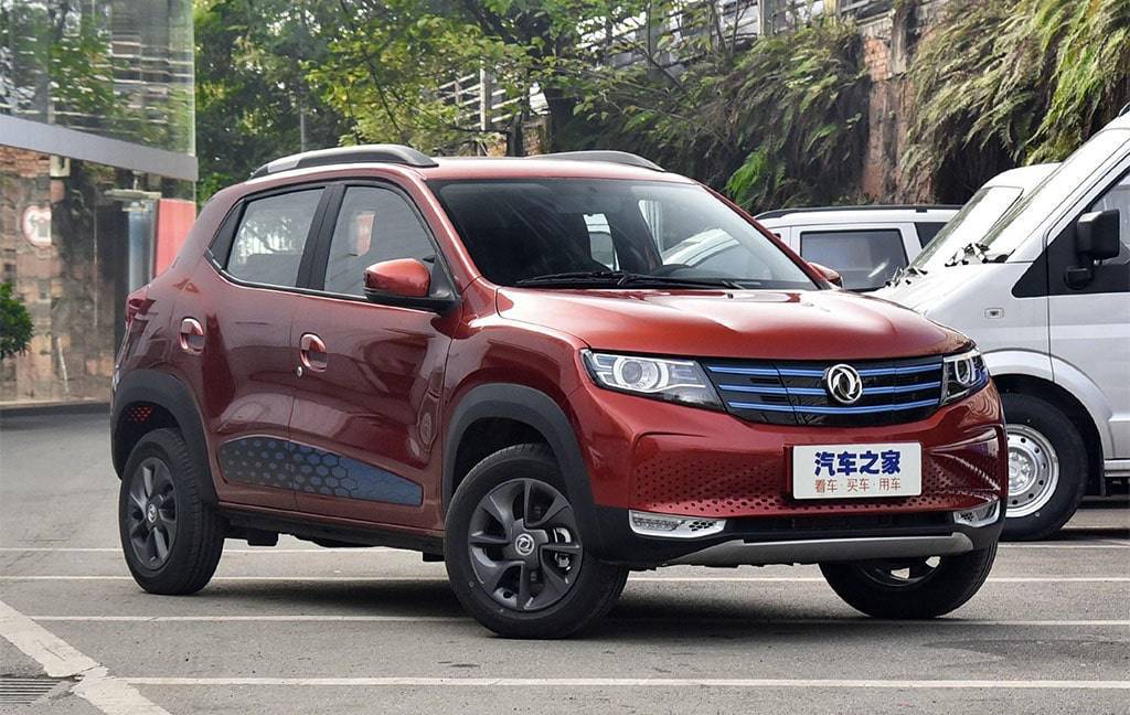 фото Dongfeng E1 2020 вид спереди Электрический хэтчбек Dongfeng E1 2020