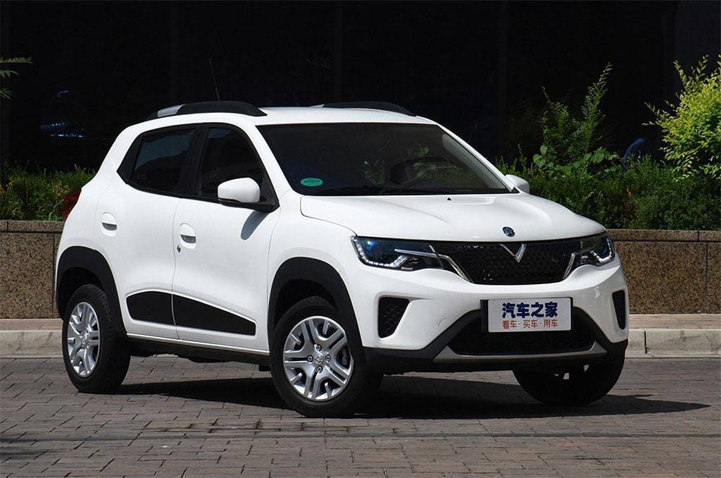 фото Venucia e30 2020 вид спереди Электрический хэтчбек Venucia e30 2020