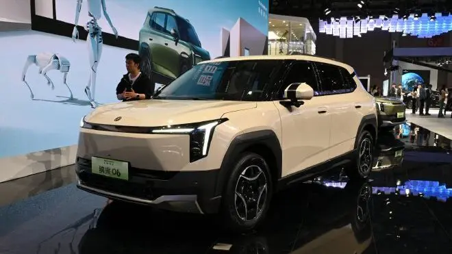 Dongfeng Nammi 06 2025 вид спереди